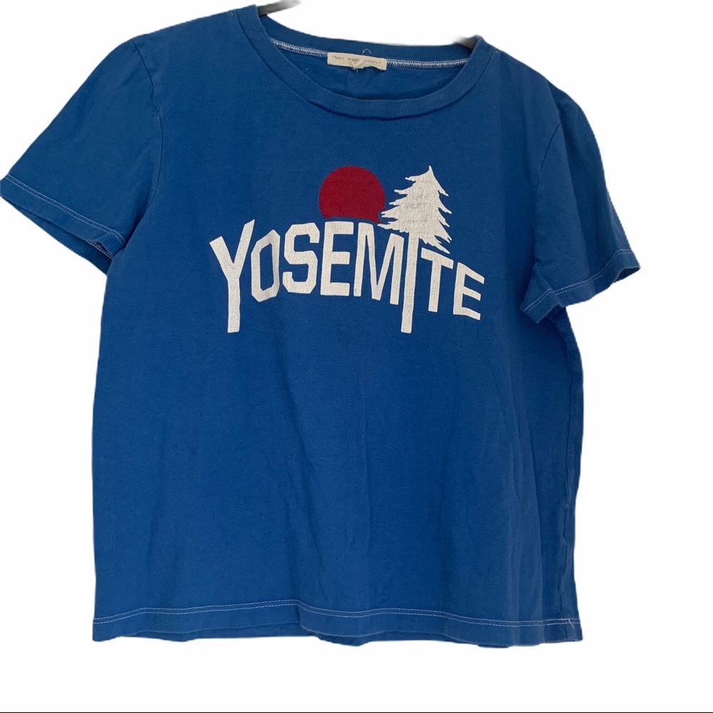 3/$18 🌻 Yosemite Blue Graphic Tee